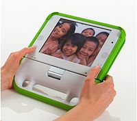 200px-LaptopOLPC_b.jpg