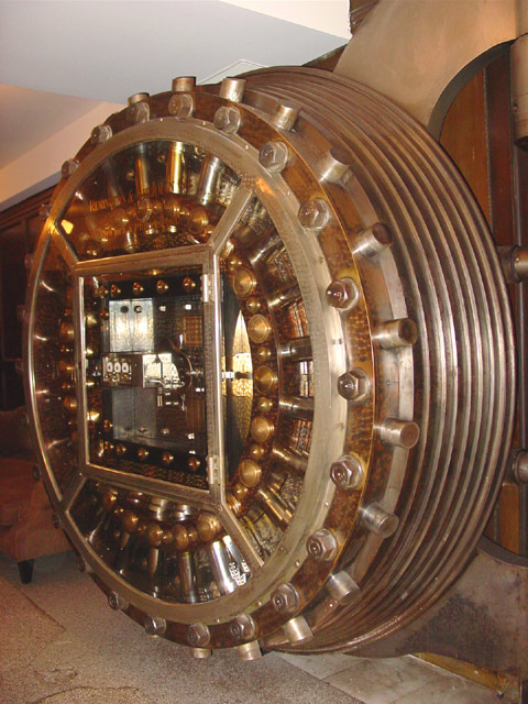 24o-the-vault-on-vine.jpg