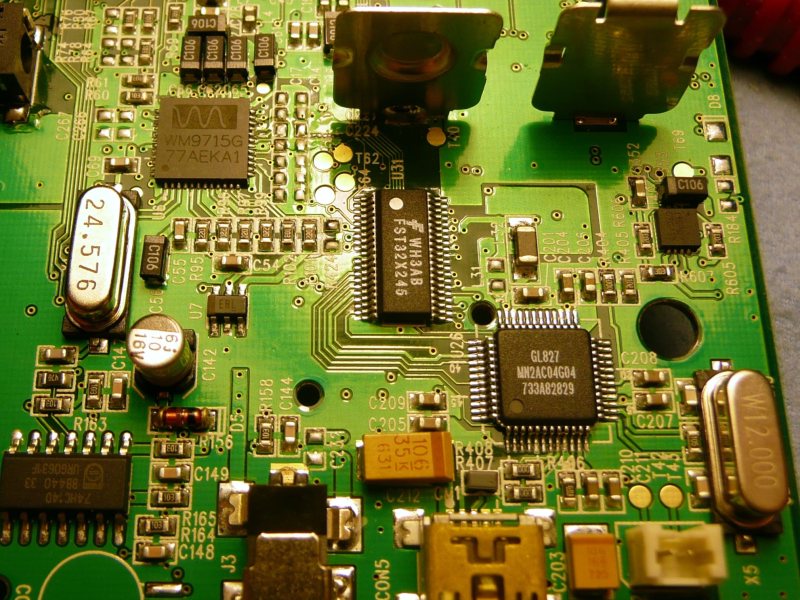 f200_pcb01_small.jpg