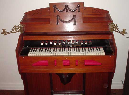 Footpropelled_organ.jpg
