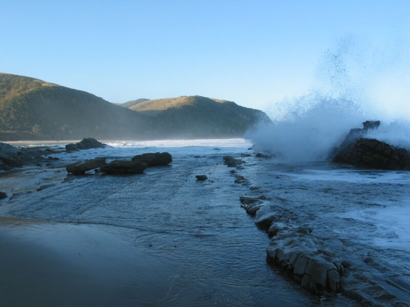 imgSouthAfricaMpandeBeachSpray1Res800.jpg