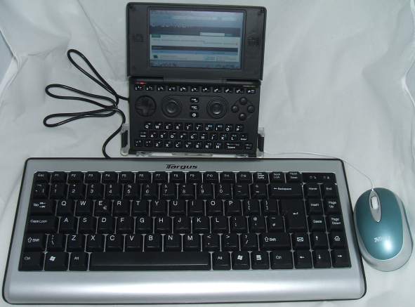 Pandora_with_Keyboard_and_Mouse.png