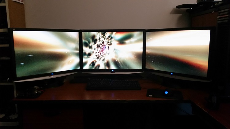 triple screen.jpg