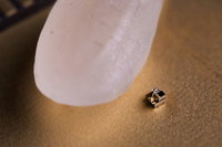 computer-smaller-than-rice-grain.jpg
