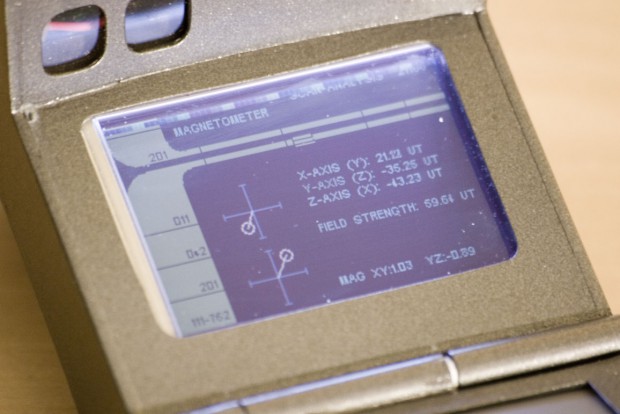 m1_13_tricorder_front_mag_closeup.jpg