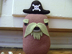 potato-pirate-captain.gif
