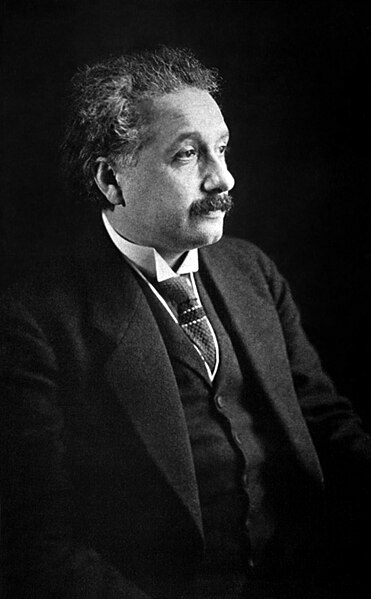 371px-Albert_Einstein_photo_1921.jpg